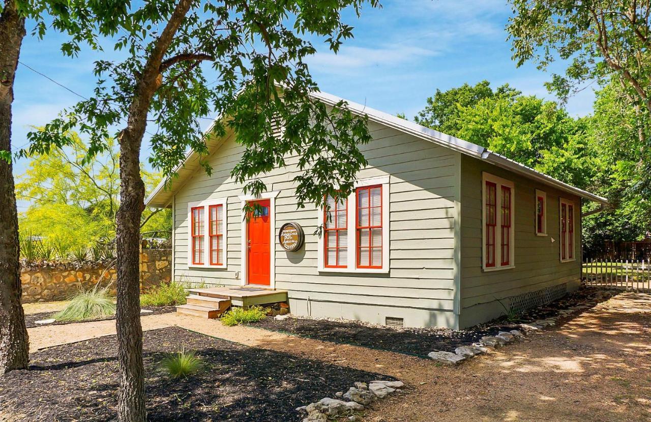 Bungalows On The Square- Unit 1 Wimberley Esterno foto