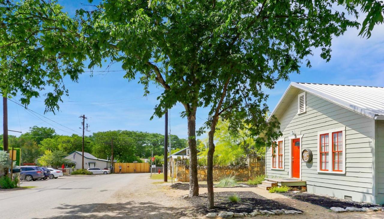 Bungalows On The Square- Unit 1 Wimberley Esterno foto