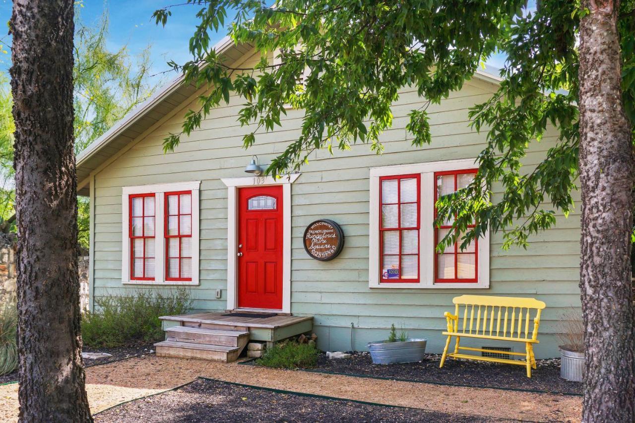 Bungalows On The Square- Unit 1 Wimberley Esterno foto